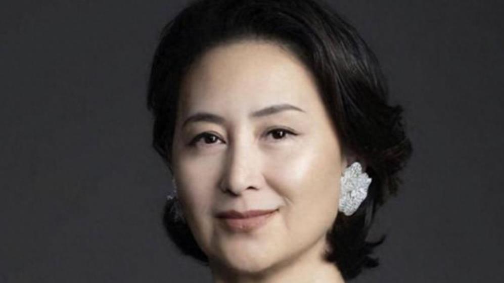 陈百强母亲去世后，何超琼每月给妈妈10万生活费，请保姆和保镖伺候