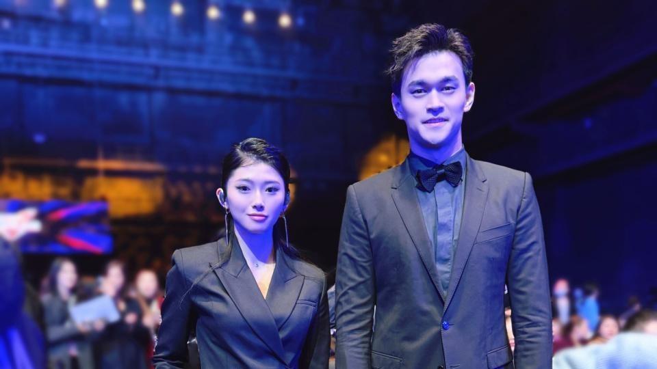 对比鲜明！孙颖莎穿毛衣低调领奖，吴艳妮高调发声，好似社会大姐