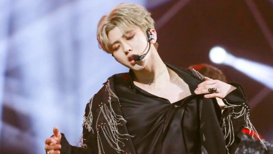 蔡徐坤|蔡徐坤的歌很好听，唱功也不错，舞台演绎很有艺术感