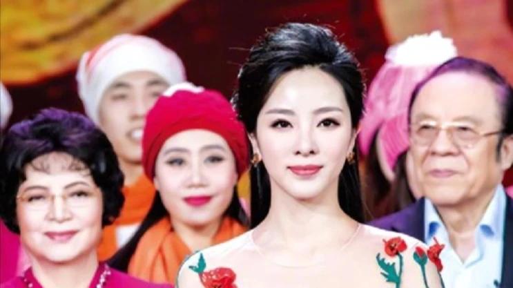 央视主持人李思思，被曝出大瓜！