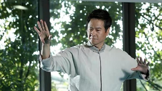 连奕名：成名后为娶小三杨若兮，抛妻弃子，如今前妻红了，他糊了