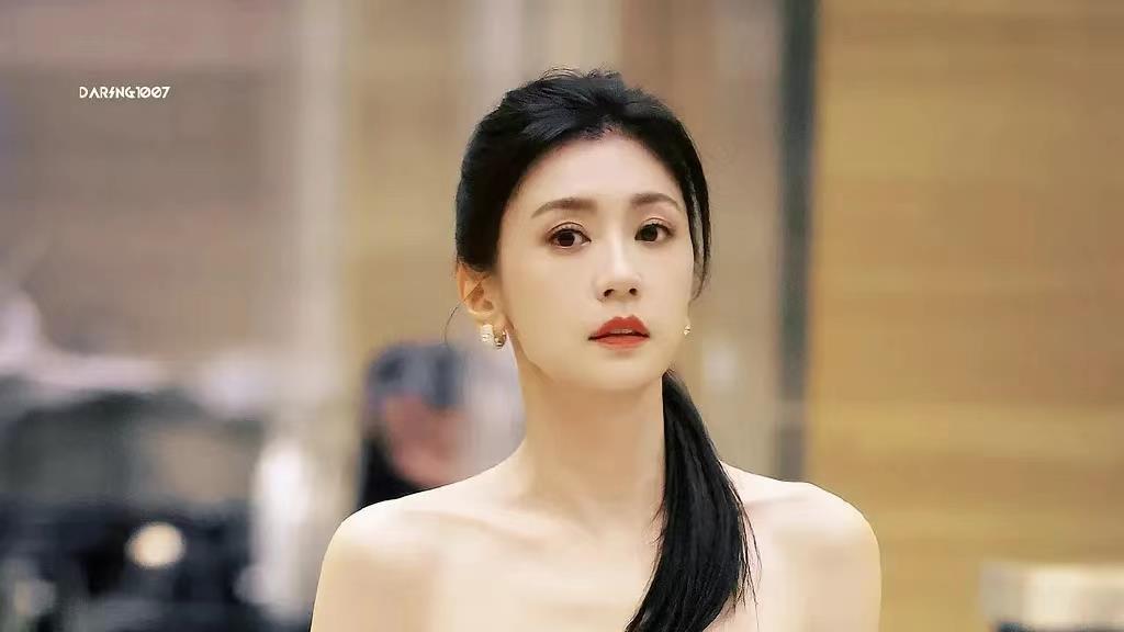 贾静雯|贾静雯公开回应离婚：放下，不是放过别人，而是成全了自己