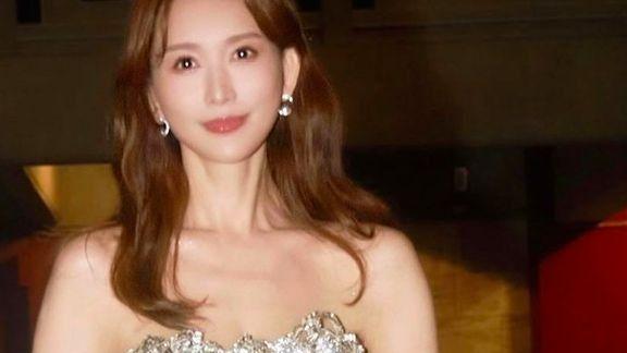 林志玲晒金马奖美照提前为自己庆生！赘肉明显，脸僵嘴瘪P图太狠