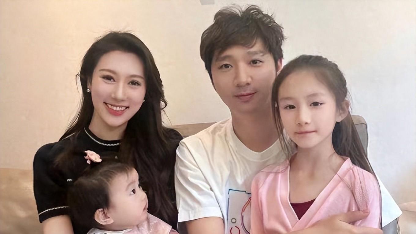 陈佩斯：催生催来4个孙子孙女，一年学费百万，女儿无能他来养