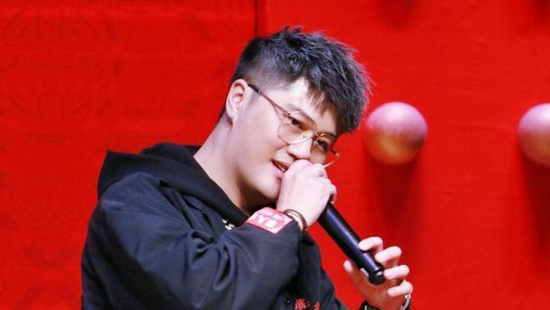 德云社|离开德云社才知有多难，郭德纲九字科富二代徒弟，发文宣布回归