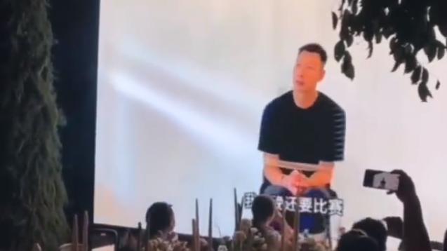 易建联|易建联太搞笑！被绑着祝福窦骁和赌王千金：NBA选秀必定状元