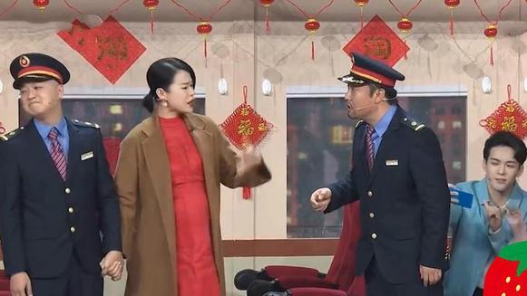 胡杏儿|胡杏儿挺三胎孕肚登春晚，宽松驼色大衣难掩孕相，为事业真够拼