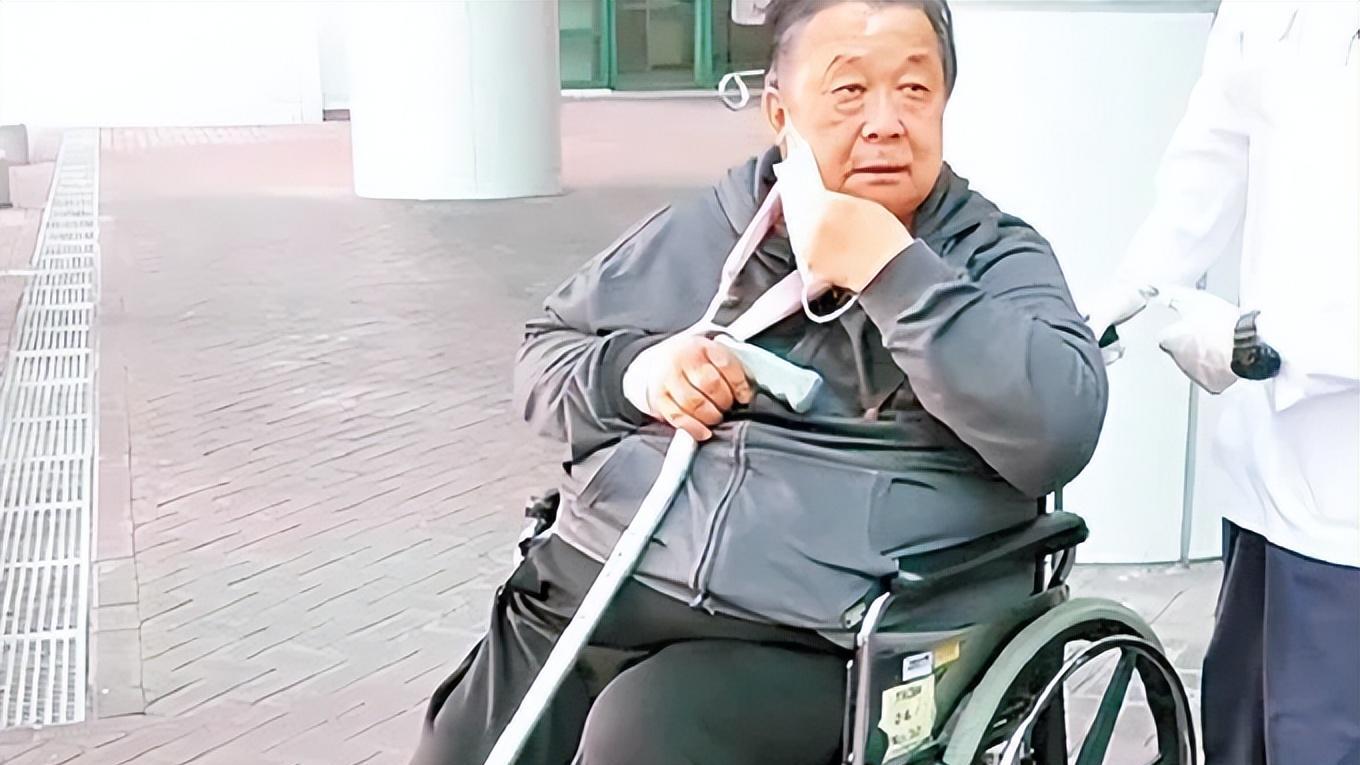 丰满 老戏骨秦煌近况曝光！因体重过胖频繁入院，74岁减肥60斤精神好