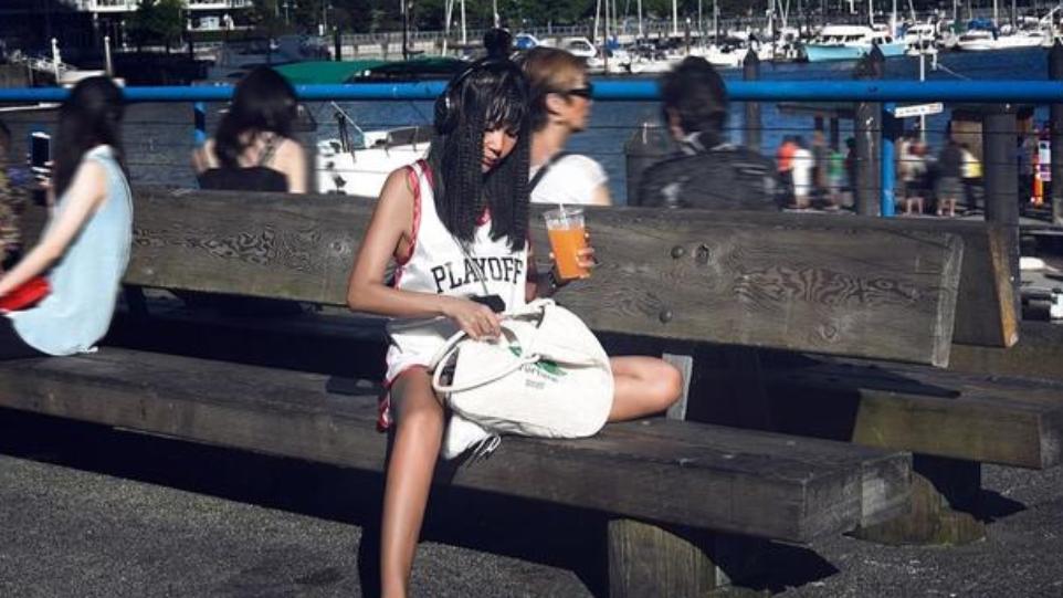 张咪被疑癌症复发，患双癌花大价钱救命，手插管举吊瓶热舞惹争议