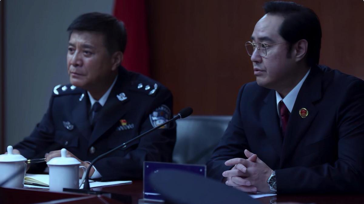 |科技脸又来祸害刑侦剧？磨皮脸、高颧骨、V字下巴，别侮辱警察了