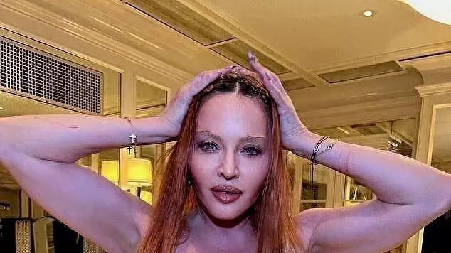 64岁麦当娜赤着上半身出镜，粉丝很害怕，老天后到底怎么了