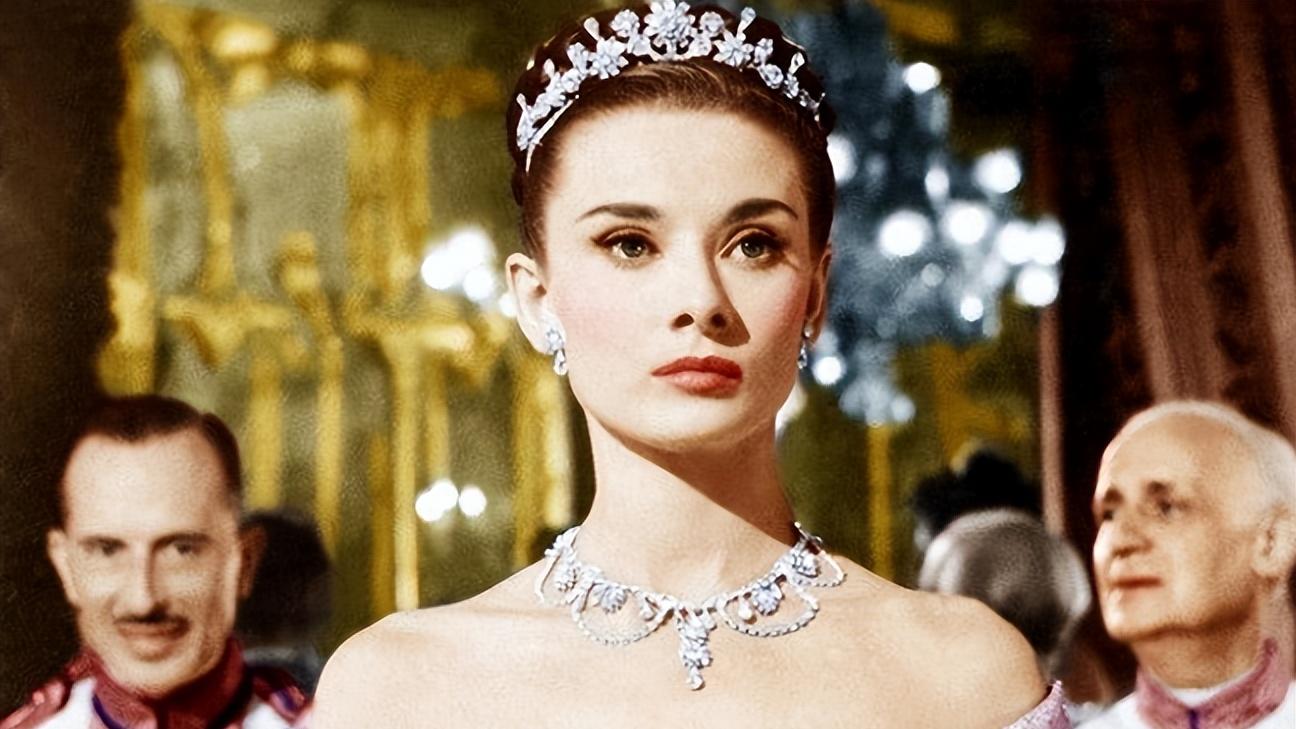 同样都是情人，赫本备受肯尼迪呵护，梦露却肯尼迪兄弟被玩到死