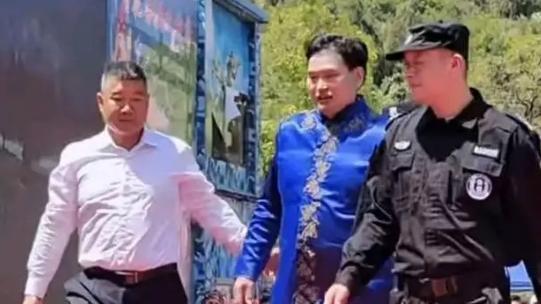 朱之文|演出被扔砖头？大衣哥正式委托律师维权，为再登春晚扫清舆论障碍