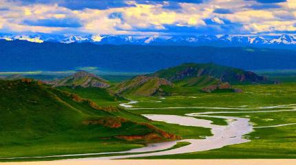 草原|新疆喀拉峻，曲线优美的人体草原，和变幻莫测的天气