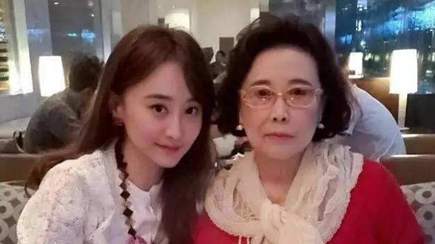 琼瑶|因琼瑶女主婚姻不幸，陈德容转身签约邵氏，琼瑶：去了也是做绿叶