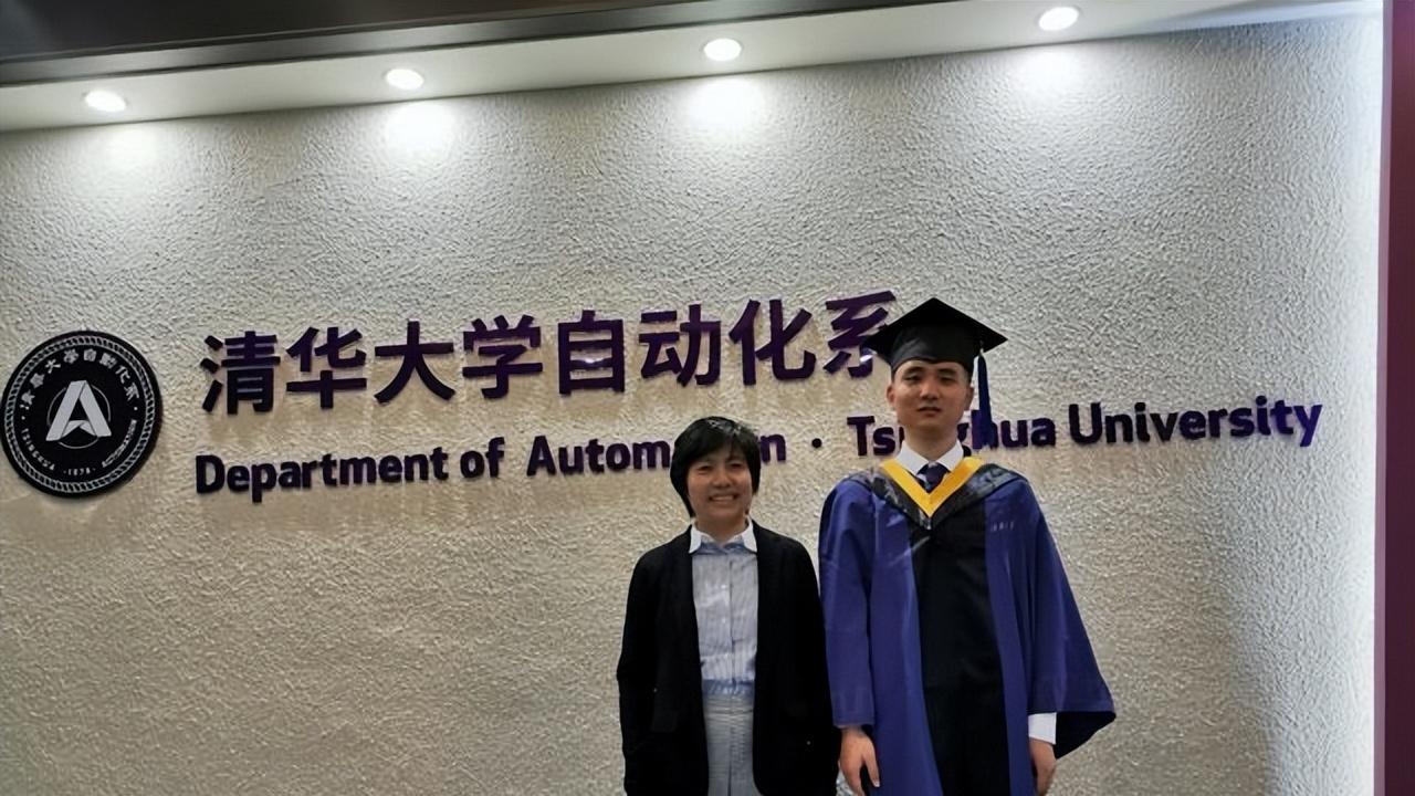 清华大学|2万月薪就是践踏学历？清华硕士的“吐槽帖”火了，网友: 知足吧