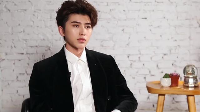 《奔跑吧》为何宁愿停播，也不愿把蔡徐坤P成“安慕希”？