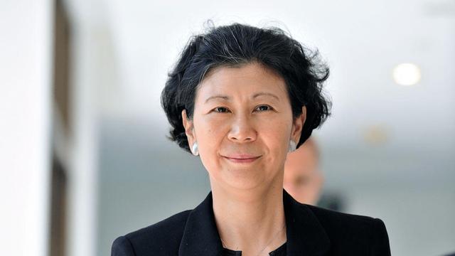 周凯旋跟梁洛施都没名没分，但却成大富婆，这是李家对她们的保护