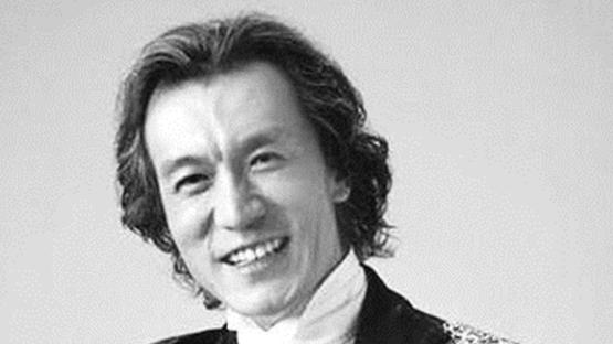 李咏|李咏妻子深夜发文公布喜讯，网友：恭喜