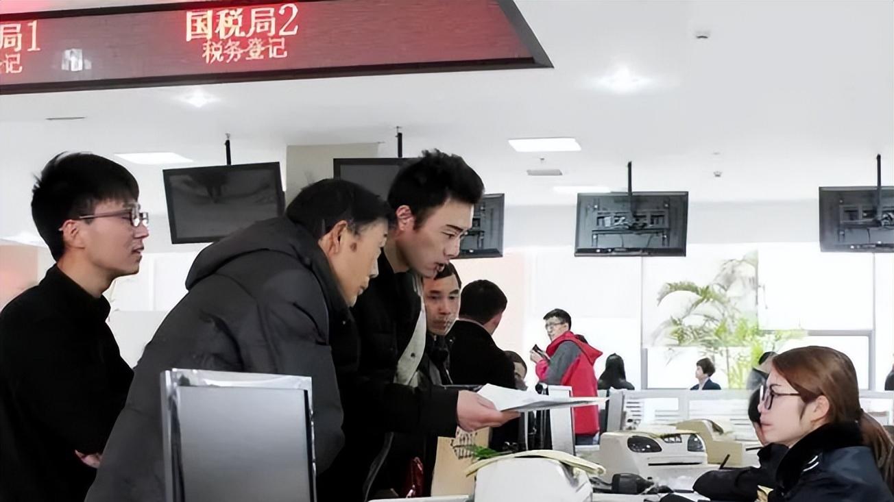 大学生|多地下发清理编外人员通知，预计5年内完成，大学生无辜“躺枪”