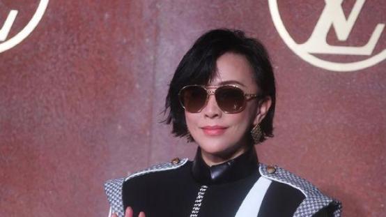 何洁|43岁章子怡和57岁刘嘉玲同框，明明身材颜值完胜，但却输在了气场上