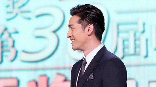 原形毕露！胡歌这谁都无法救了，网友：狐狸尾巴终于露出来了！