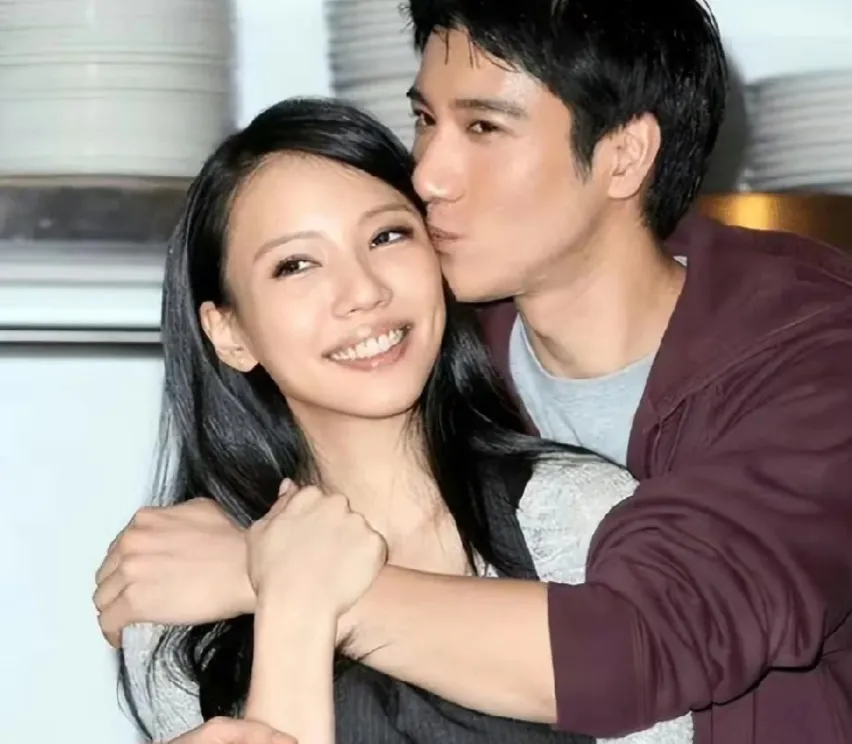 李靓蕾再次开撕王力宏！