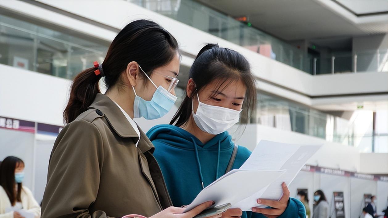 pua|企业领导发现，越是学历高的员工越容易被精神控制，还真别不信