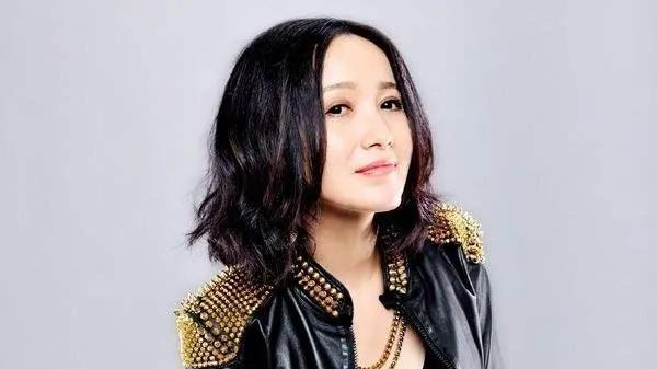 春晚|连上4次春晚, 与恩师同居后怀孕被强制堕胎