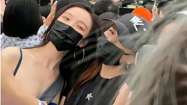 倪妮|倪妮和陈妍希出席音乐盛典，被指穿得太少，不雅