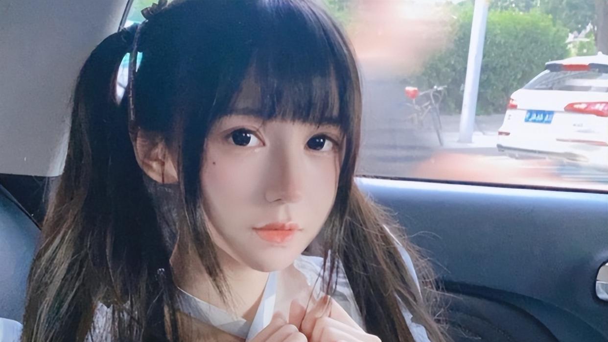 商场|蔡萝莉住5位数酒店，还顺走一大袋物品，穿睡衣逛商场被嘲不自爱