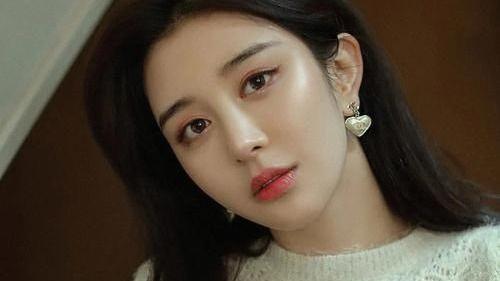 眼妆 璟美国际: 为何女子的眉妆要比眼妆更为重要？