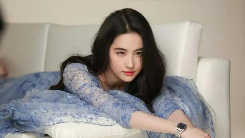 刘亦菲|当代直男“梦中情人”的六位女星：高圆圆仅第5，刘亦菲第4
