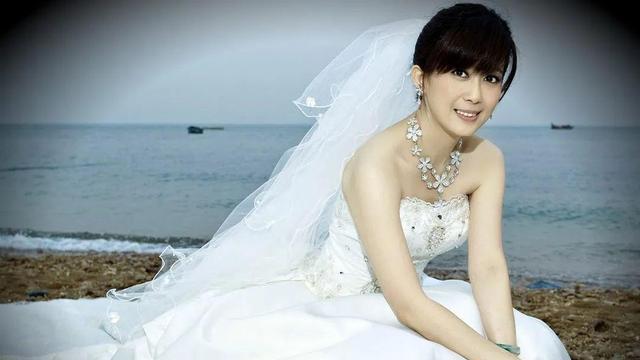 孟庭苇|知名女星被曝出轨女助理，前夫下场狂撕，11岁儿子力挺