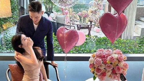 关楚耀|浪子回头，香港男明星关楚耀求婚空姐女友成功