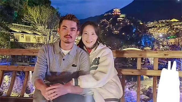 谢杏芳|谢杏芳还爱林丹吗？两口子近期合影有细节：双方表情举动完全不同