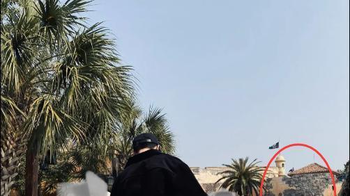 陈赫|陈赫不受陈飞宇影响，带两个女儿逛迪士尼，张子萱细节显人品