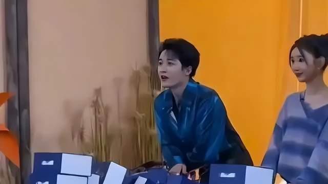 他俩真没恋爱？同框录制《你好星期六》，一点都不避嫌