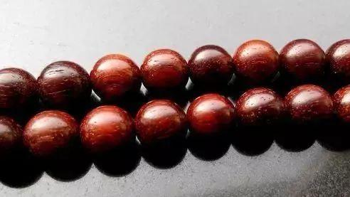 紫檀手串|为什么老玩家不买高抛的紫檀手串？