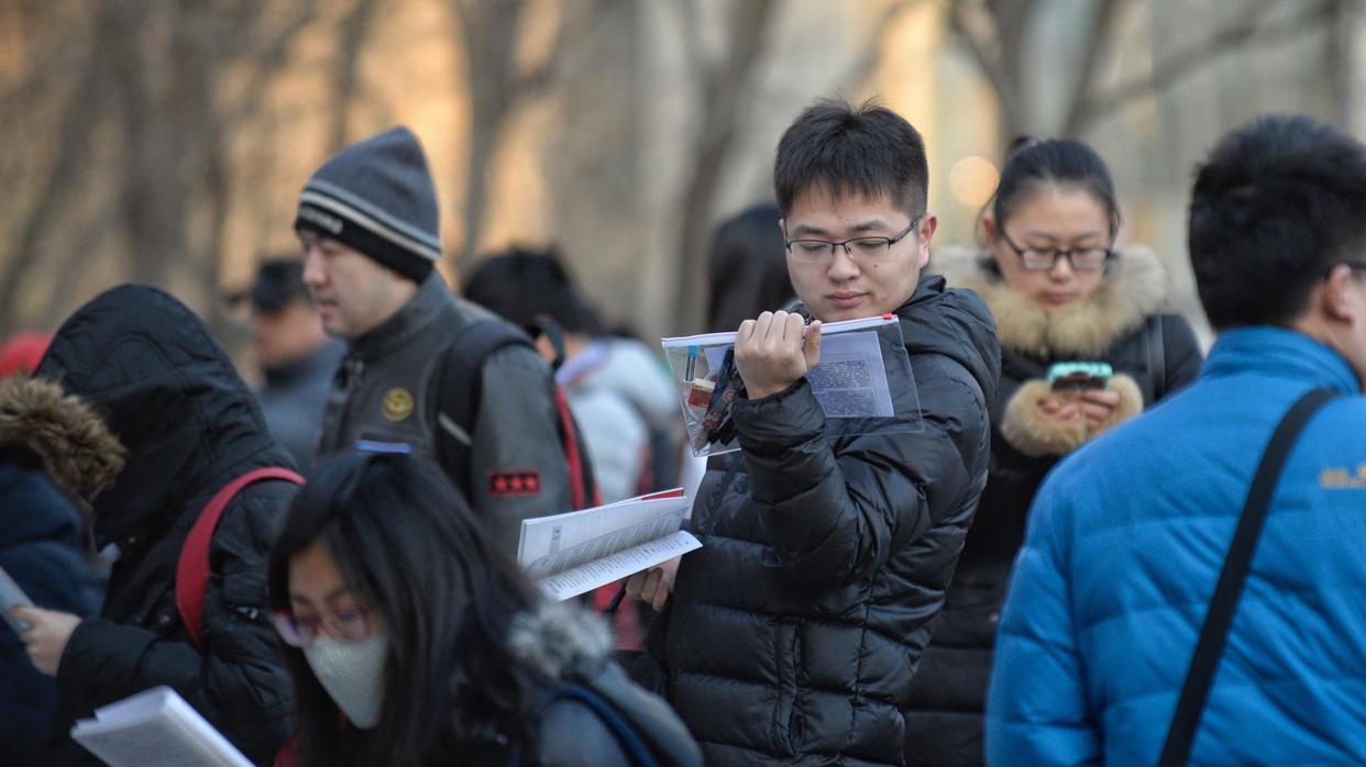 职场|乡镇公务员的春天来了，或将增加“3不限”，专科生乐开了花！