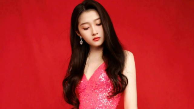 关晓彤|曝鹿晗关晓彤将于5月20日官宣结婚，目前关晓彤已经怀孕！