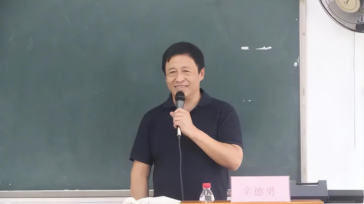 国家奖学金|“离开北大啥也不是”，北大教授元旦失业，发文求职被吐槽