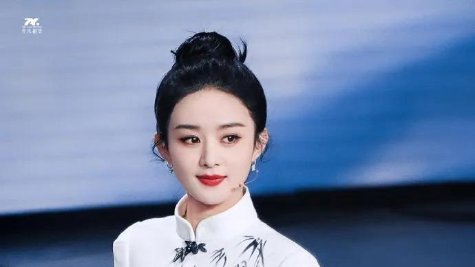 春晚|赵丽颖不是歌手，为何春晚有一首独唱