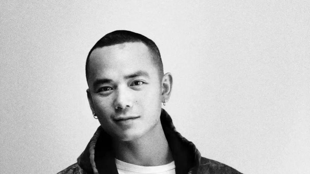 张恒远|36岁知名歌手疑因黑色素瘤突病逝！5月露面精神佳，结婚生子仅1年