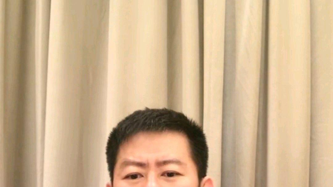 李响|狂飙李响直播：牛仔衣大裤衩出镜表情有趣，评论区直接“变味”