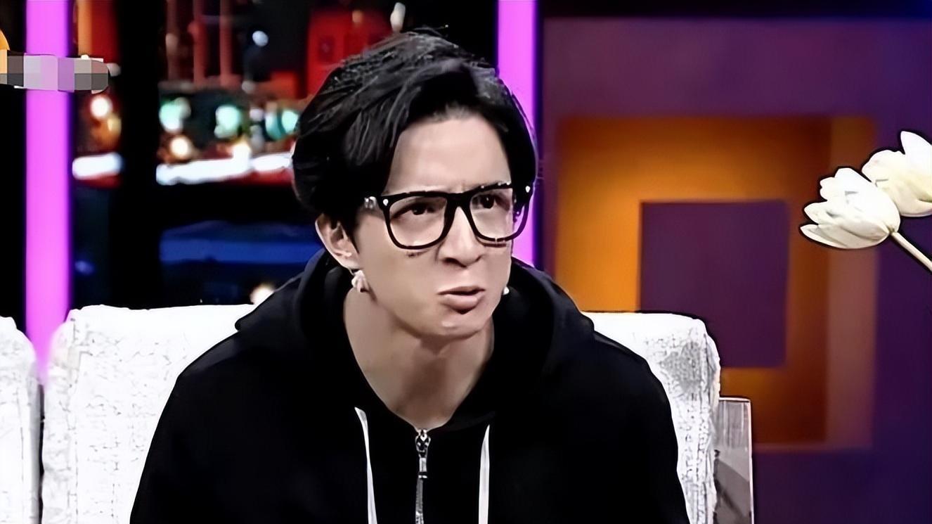 好马不吃回头草？薛之谦吃的很香，三进三出民政局，都是同一人