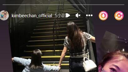 甘比|甘比二度完胜吕丽君，她首晒自拍乐开花，一家子看秀后尽兴而归