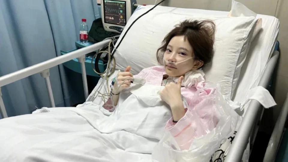 消失半年！ 女星认了罹癌，恶性晚期。憔悴病床照曝光：当时天都塌下来了
