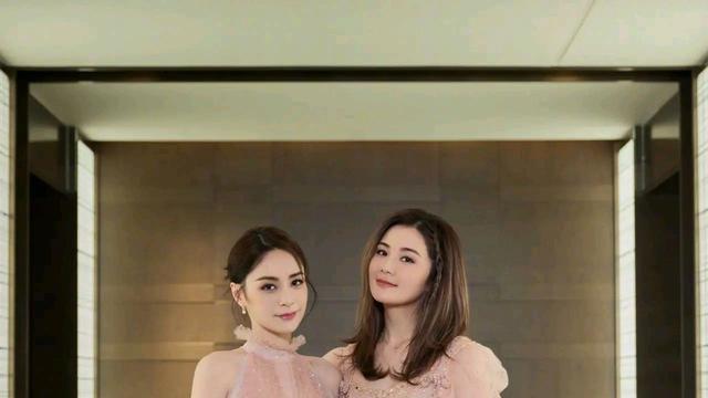 阿娇|阿sa晒与阿娇合照，穿姐妹款粉色长裙，清新甜美又减龄！