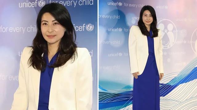 郭晶晶|44岁郭晶晶越来越美，无领西服配长郡，优雅知性，太给霍启刚长脸